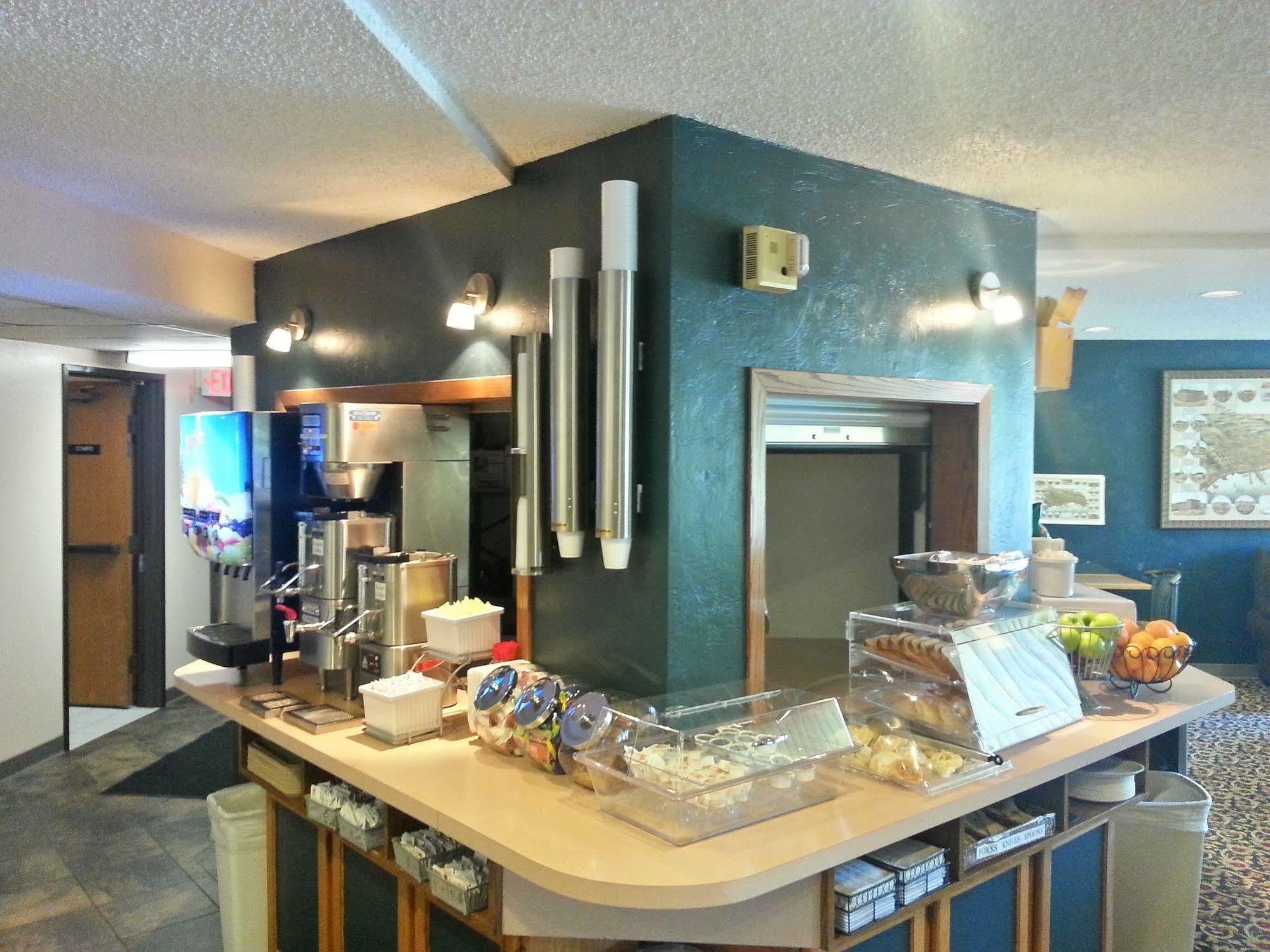 Quality Inn Marquette Esterno foto